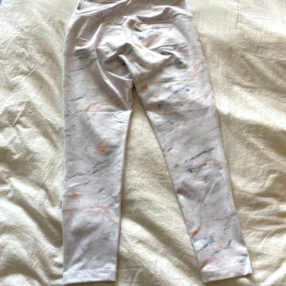 Zella white marbled tie dye crop leggings